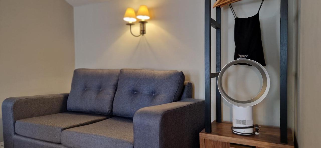 The Cross-Keys Hotel นัตส์ฟอร์ด ภายนอก รูปภาพ