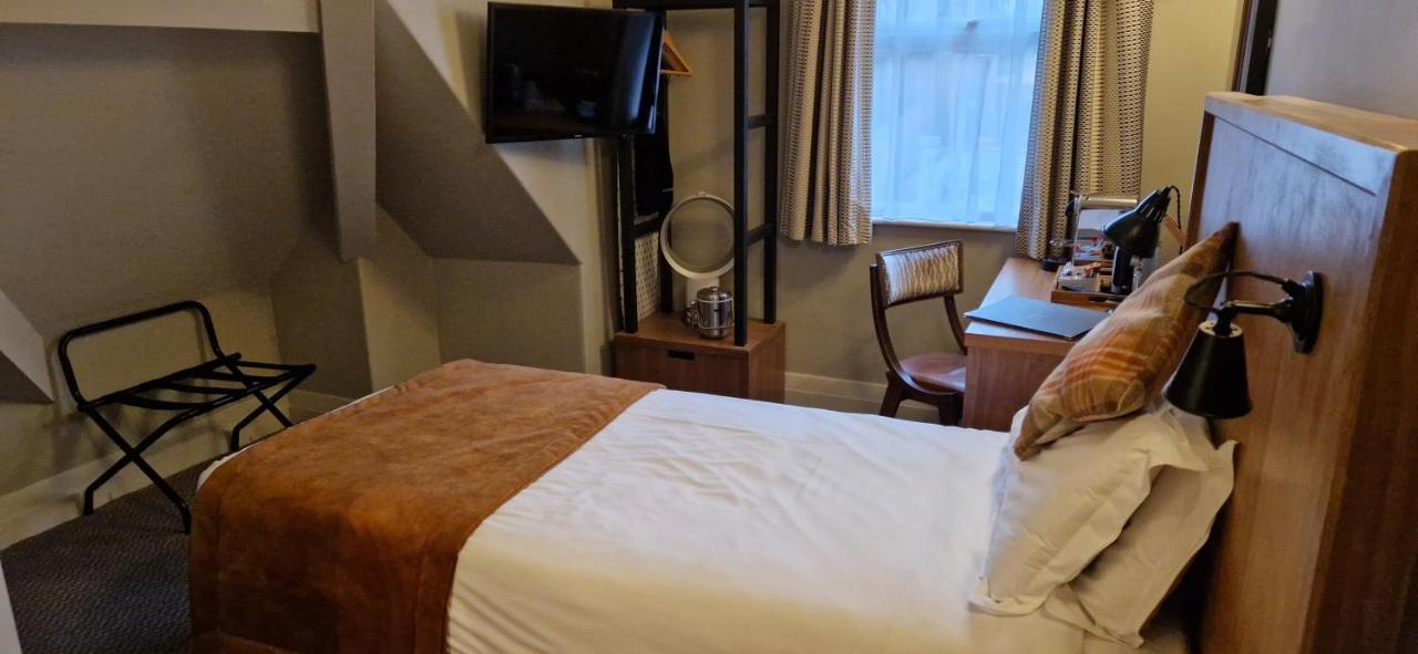 The Cross-Keys Hotel นัตส์ฟอร์ด ภายนอก รูปภาพ